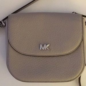 MICHAEL KORS CROSSBODY 💕